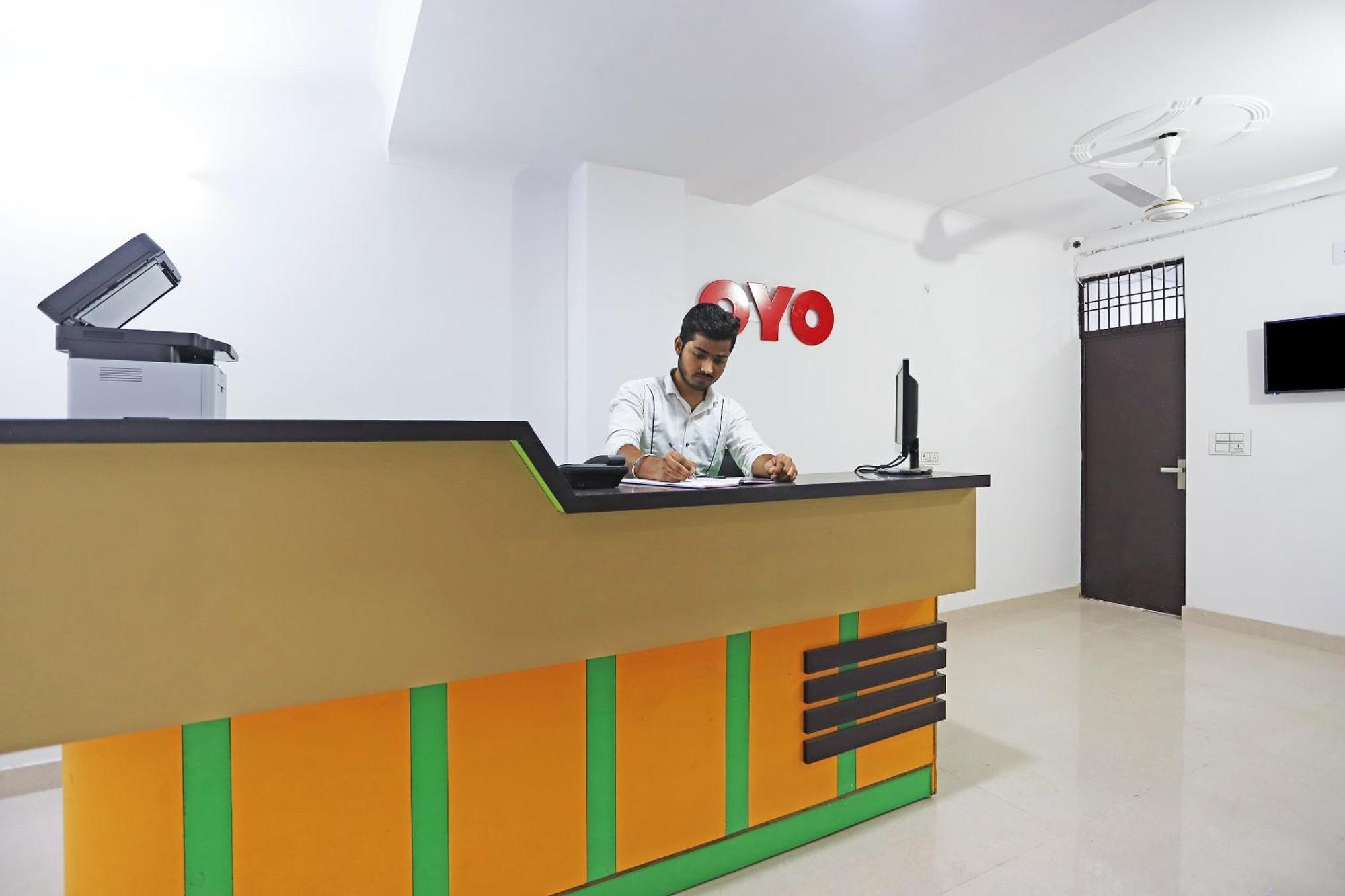 Hotel O Lal Residency Делі Екстер'єр фото