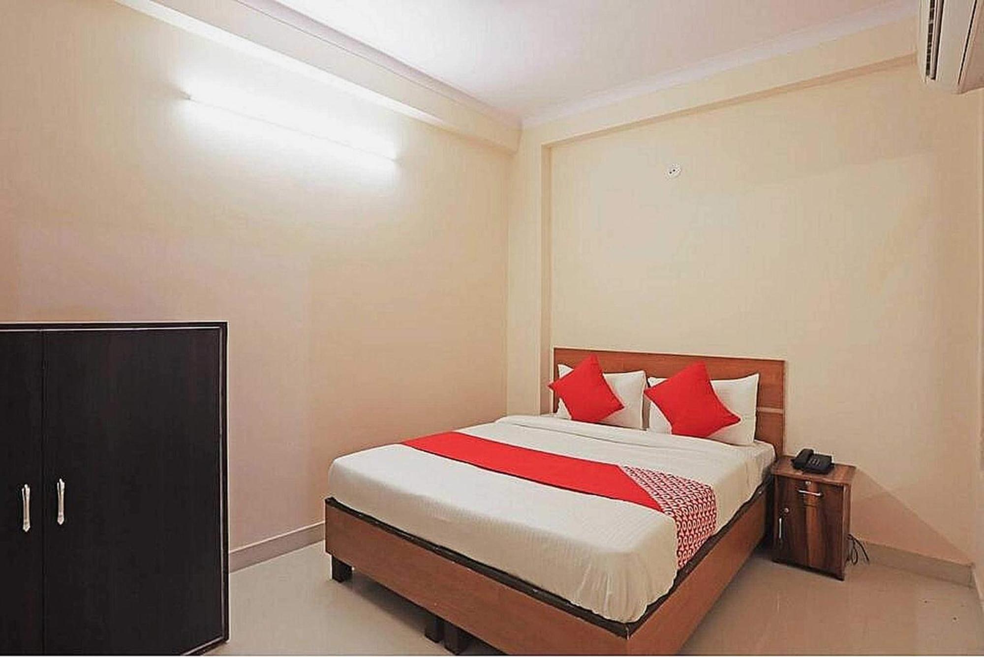 Hotel O Lal Residency Делі Екстер'єр фото
