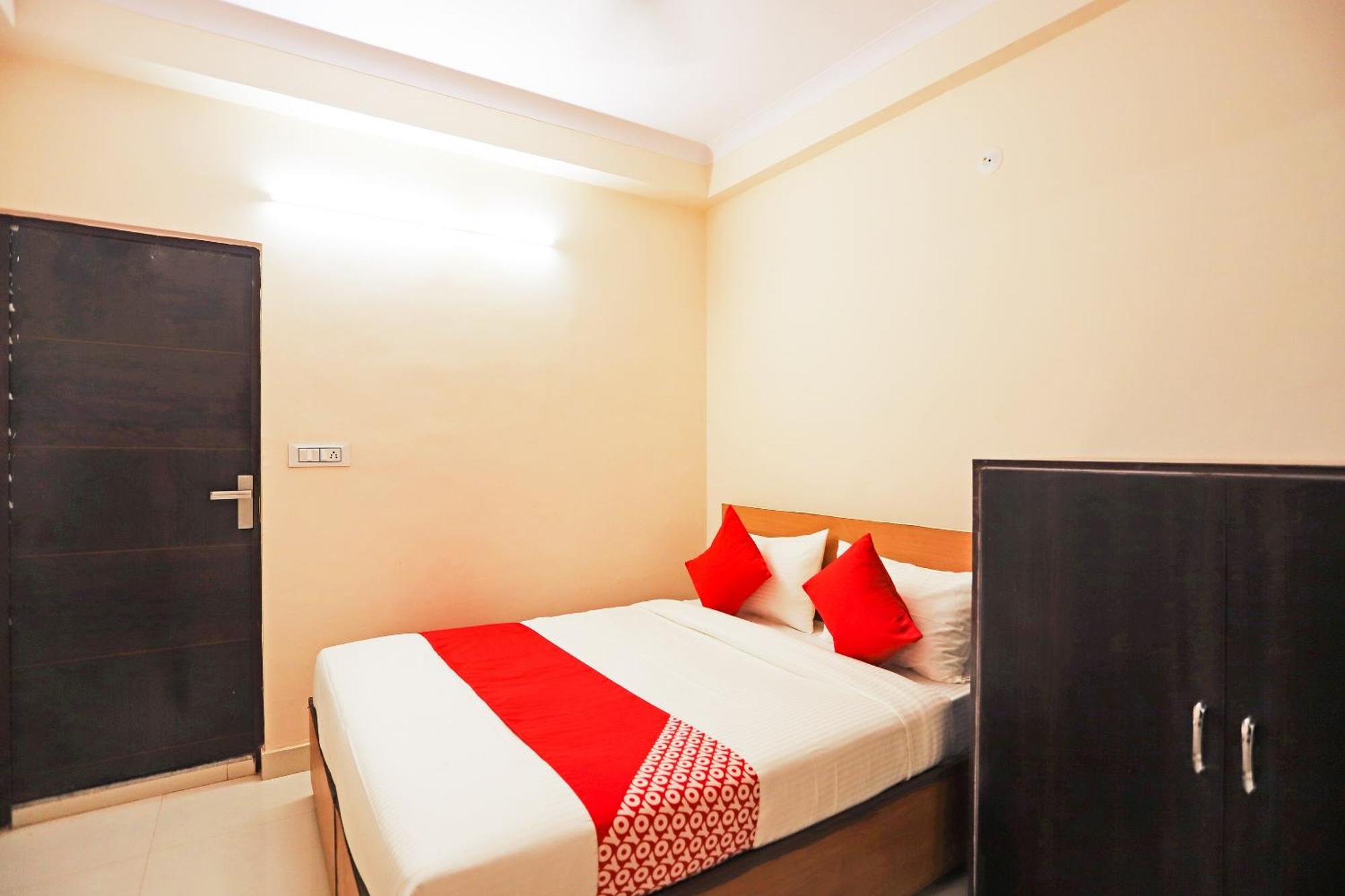 Hotel O Lal Residency Делі Екстер'єр фото