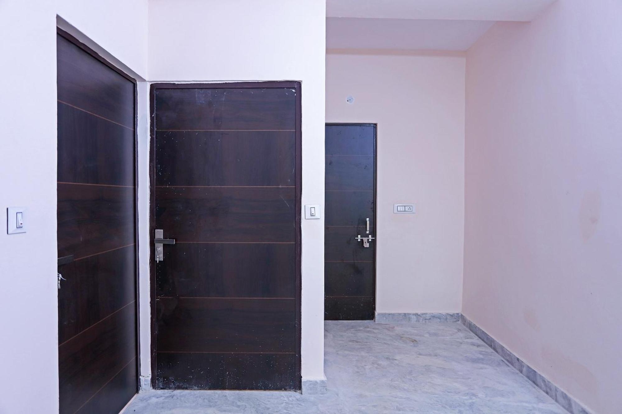 Hotel O Lal Residency Делі Екстер'єр фото